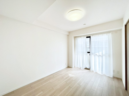 ���̑����� �o���R�j�[���J�������v���X���Ă����m��  