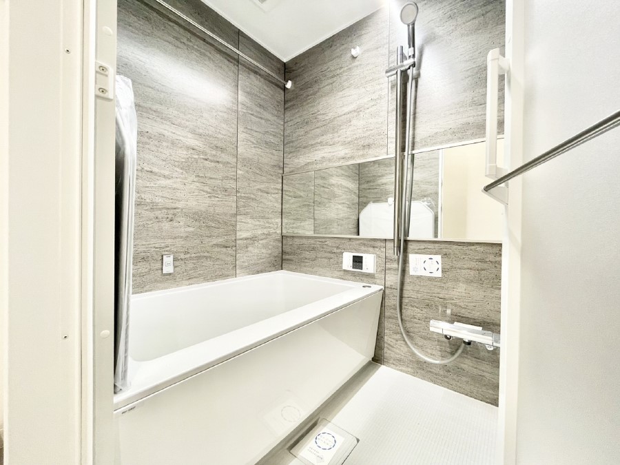 ���� ����̔�������Ă���閾�邢�������̂���o�X���[��