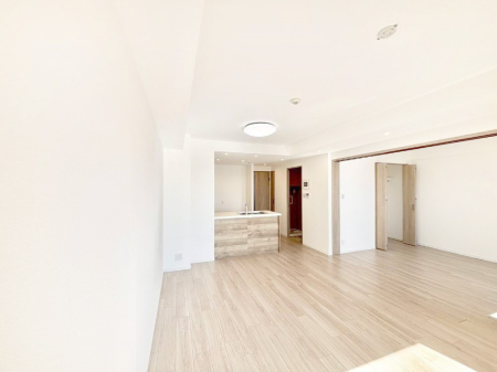 ���̑����� ���邢�z���������A�����̕��͋C�ɖ��������_�C�j���O�B   