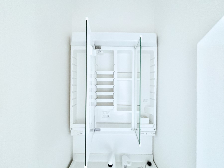 ���̑����� �O�ʋ��̗��ɁA���ϕi��q���p�i�Ȃǂ����[�\�B���ʑ����������ƕۂ��܂��I