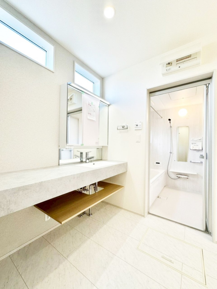 ���̑� �L�X�Ƃ�Ƃ�̂��郉���h���[�X�y�[�X