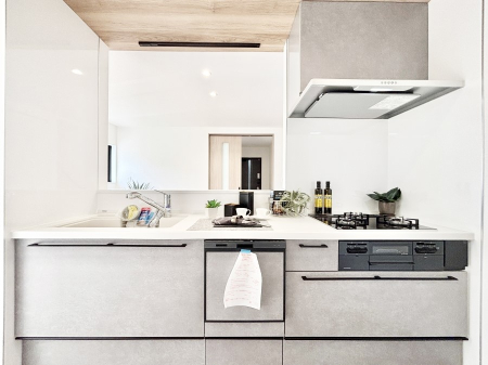 �L�b�`�� �������������I�ɁA�y�����I�V�X�e���L�b�`��