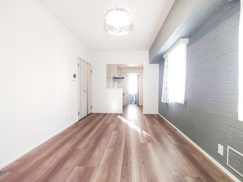 ���̑����� ���邢�z���������A�����̕��͋C�ɖ��������_�C�j���O�B   