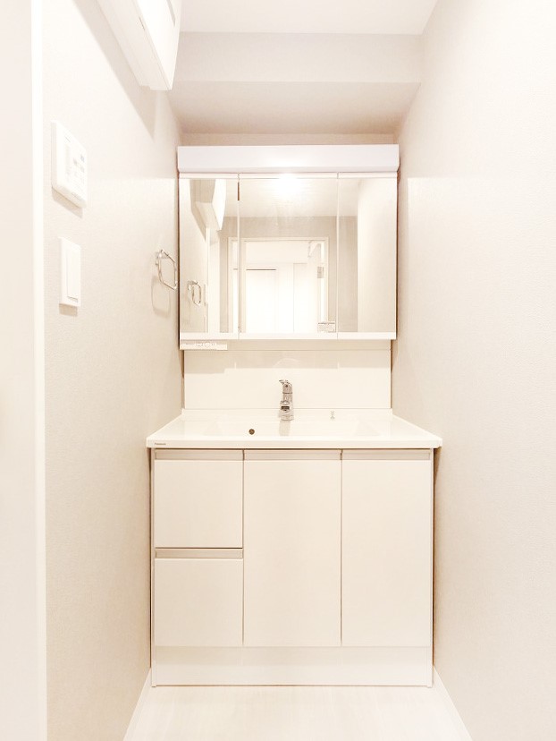 ���ʑ�E���ʏ� ���[�͂Ƌ@�\���ɗD�ꂽ���ʉ��ϑ�  