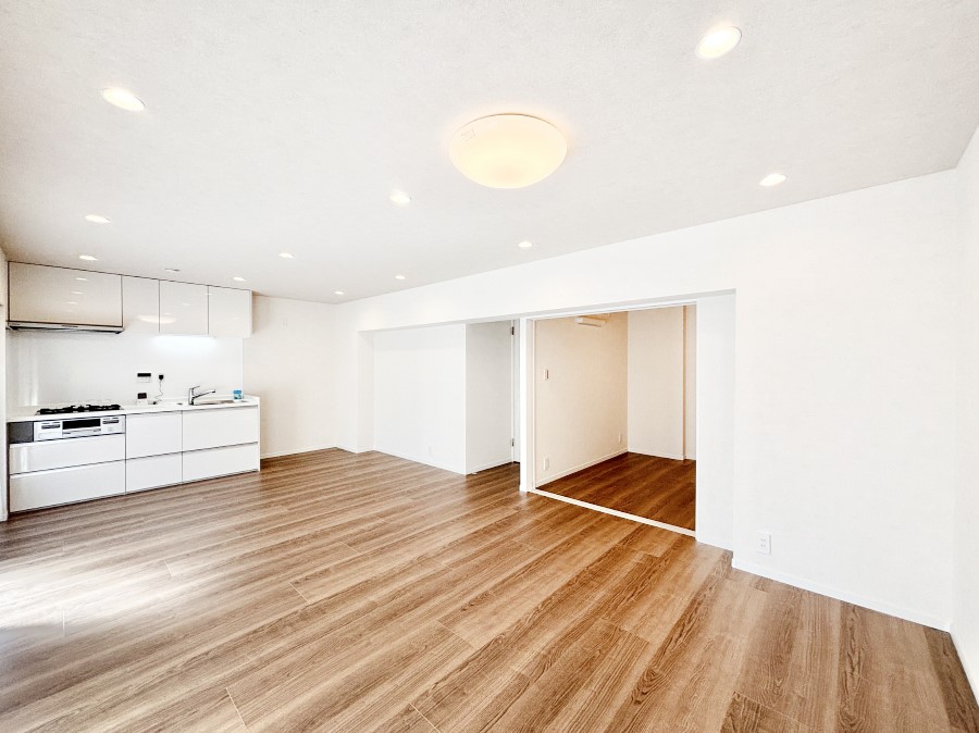 ���r���O �אڂ̗m�����J������Ƃ���ɍL�X