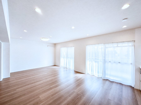 ���̑����� �Ƒ������R�ƏW�܂�e���̃X�y�[�X�ɂȂ肻��  