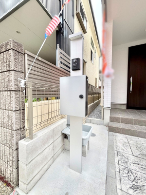 ���̑� �\�D�E�C���^�[�z���E�|�X�g���ЂƂɏW��B�G���g�����X�ɂȂ��ރV���v���f�U�C���B