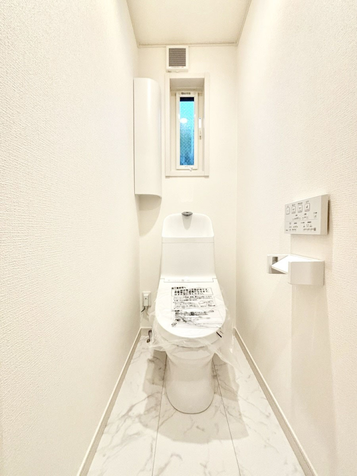 �g�C�� �g�C���͈��S�̂Q�ӏ��I���̃o�^�o�^������S�ł��B 