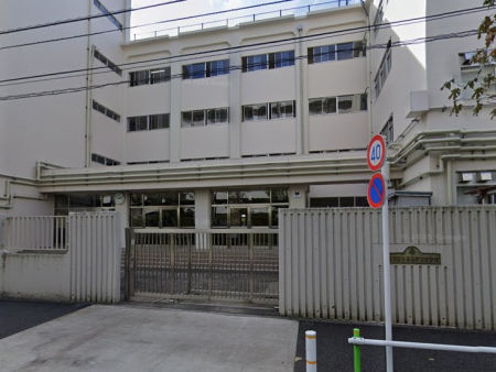 ���ӊ� ���w�Z 600m ���旧������񒆊w�Z