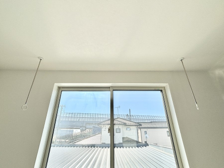 ���̑����� �����������|�[���B�~�J��ԕ��̎����ɑ劈�􂵂܂��B  