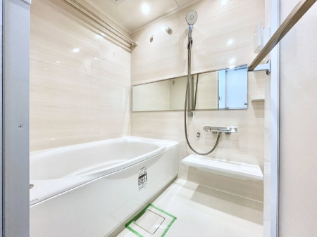 ���� ����̔�������Ă���閾�邢�������̂���o�X���[��  