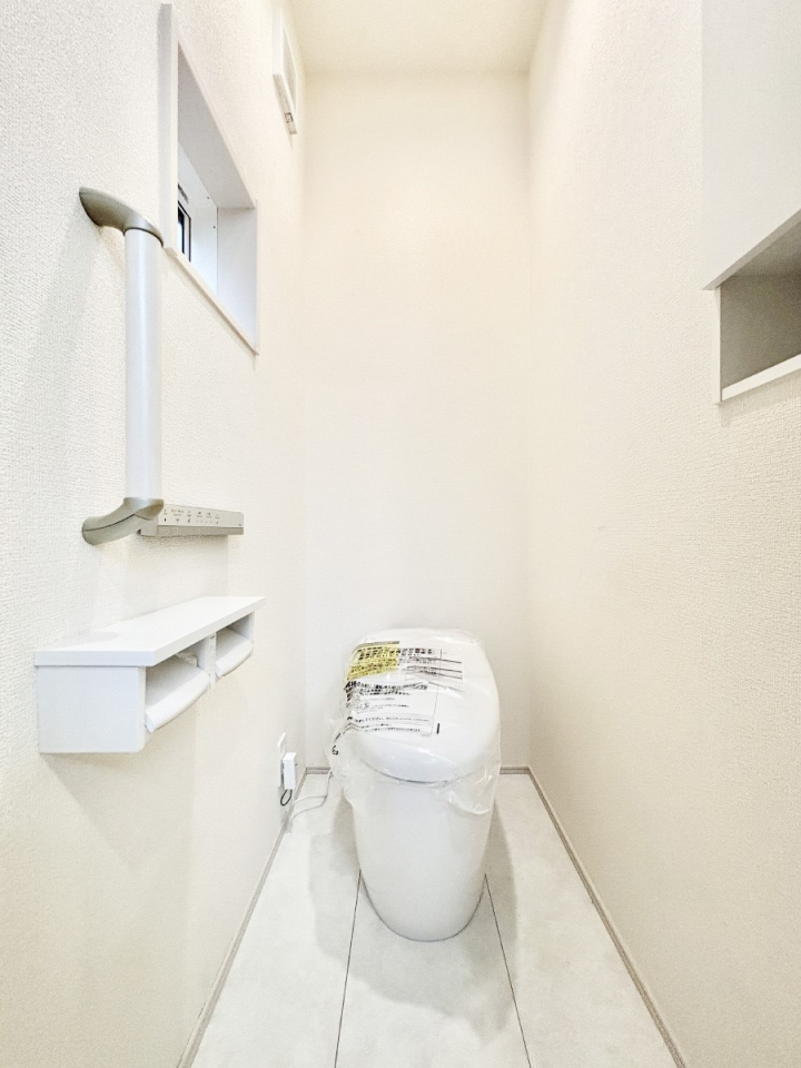 �g�C�� �g�C���͈��S�̂Q�ӏ��I���̃o�^�o�^������S�ł��B 