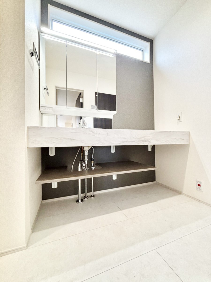 ���ʑ�E���ʏ� �傫�����₷���O�ʋ��Ő�����������ʑ�́A�g�����Ȃ݃`�F�b�N�┧�̂������ɂ������߂ł��B 