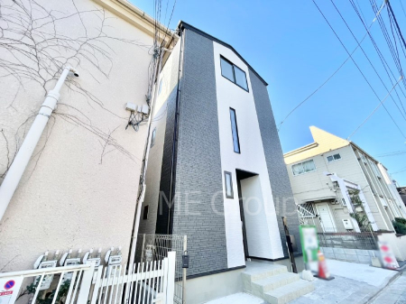 ���n�O�ώʐ^ �������ꂽ�O�ρA�㎿�ȏZ��Ԃ��L���鎺���͉i�����S���ĉ߂�����Z���ł��B 