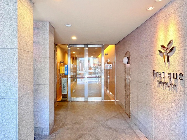 �G���g�����X -