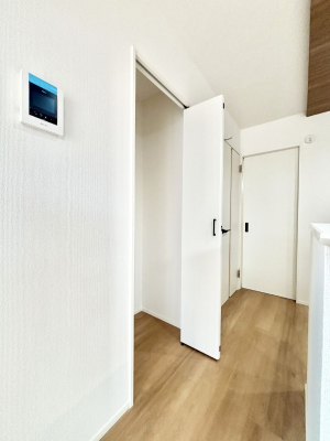 ���̑����� �L�b�`���ɂ̓p���g���[�I�H�ނ̃X�g�b�N�͂������A���p�i�̎��[�Ȃǎg�����͂��낢��I