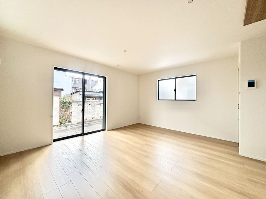 ���̑����� �Ƒ��̏Ί炪���R�Ɛ��܂�Ă���A����ȕ��͋C�̃_�C�j���O�Ɏd�オ���Ă��܂��B