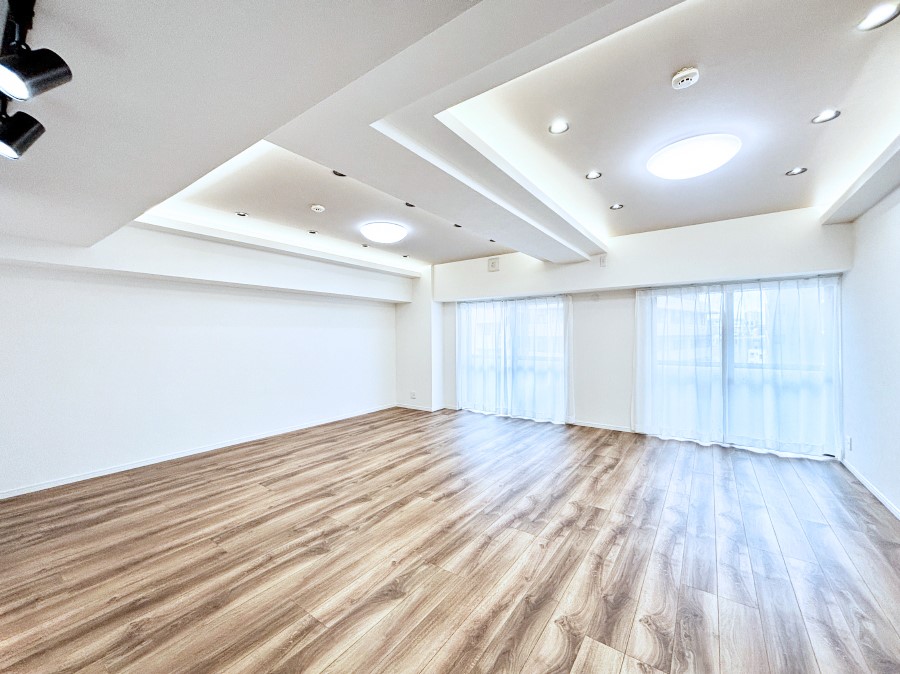 ���̑����� ���邢�z���������A�����̕��͋C�ɖ��������_�C�j���O�B   