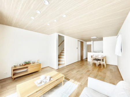 ���r���O �����u�������܁v�u��������v�Ƒ��Ƃ̃R�~���j�P�[�V�������[�܂郊�r���O�C���K�i�B