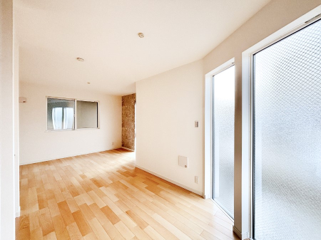 ���r���O ���邢2�K���r���O�I�O����̎������V���b�g�A�E�g���ĉƑ��̃v���C�o�V�[�����܂��B