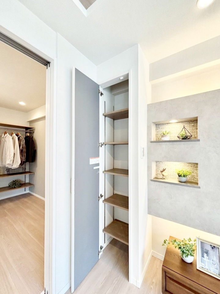 ���̑����� ���r���O���[�B�����Ɏ��[������ƕ����W�܂�LDK���X�b�L���Еt�������ł��ˁB  