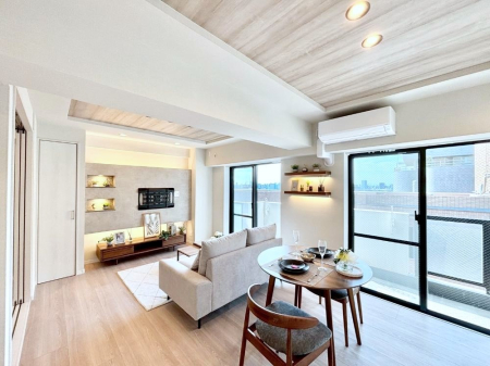 ���r���O �Ƒ��̘a�₩�ȉ�b���������Ă������B�J�����̂��郊�r���O�ł��B���Ƌ��CG�ł�  