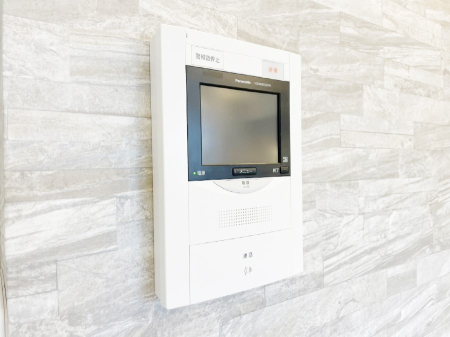 ���̑����� TV���j�^�[�t�C���^�[�t�H�����t���Ă��ăZ�L�����e�B�[��  