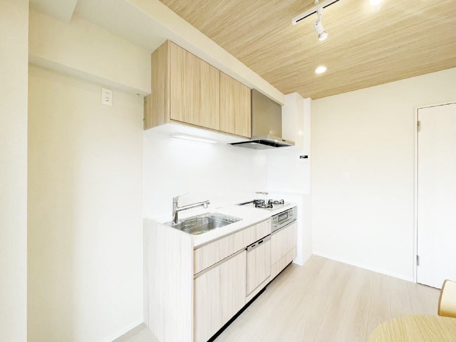 �L�b�`�� �������������I�ɁA�y�����I�V�X�e���L�b�`��