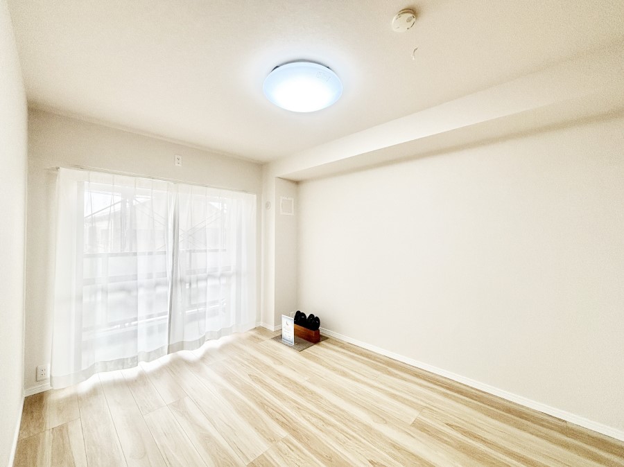 ���̑����� �o���R�j�[���J�������v���X���Ă����m��