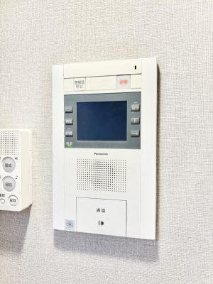 ���̑����� TV���j�^�[�t�C���^�[�t�H�����t���Ă��ăZ�L�����e�B�[��  