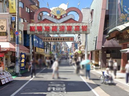 ���ӊ� �V���b�s���O�Z���^�[ 800m �����n���ʏ��X�X