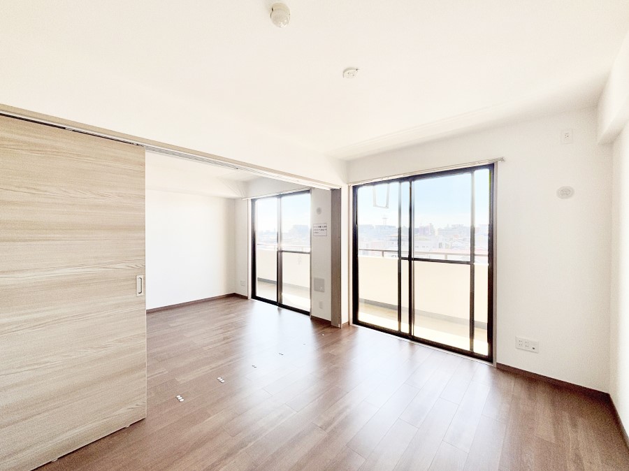 ���̑����� �o���R�j�[���J�������v���X���Ă����m��