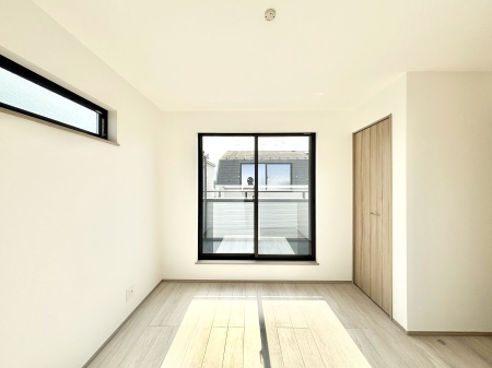 ���̑����� ���邢�o���R�j�[�T�C�h�ɗm����ݒu�B�ڊo�߂̗ǂ��Q���ɁB 