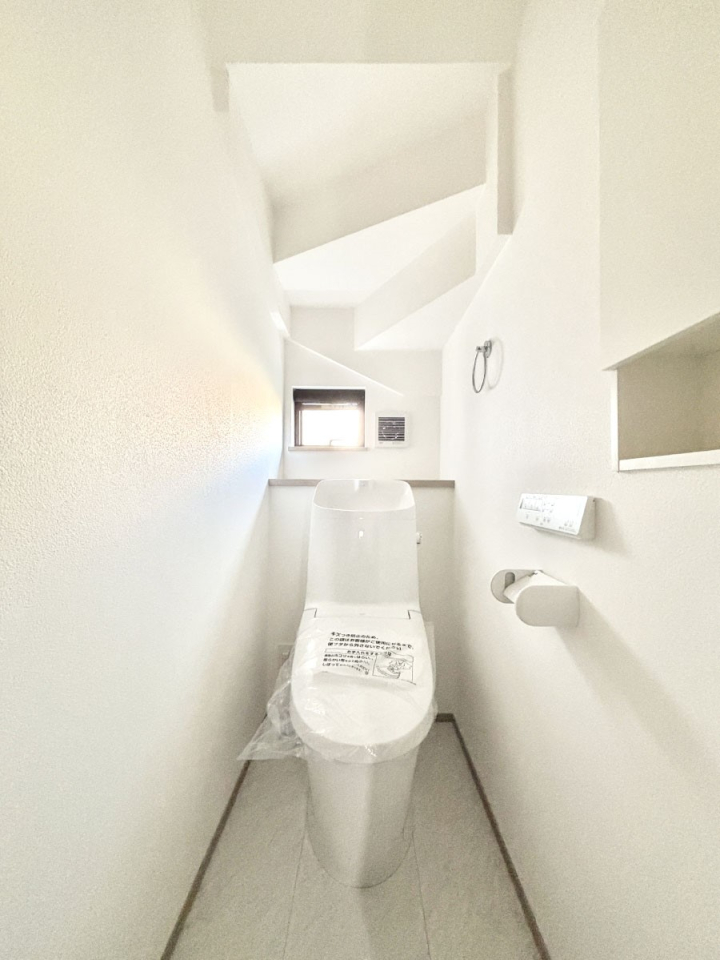 �g�C�� �g�C���͈��S�̂Q�ӏ��I���̃o�^�o�^������S�ł��B 