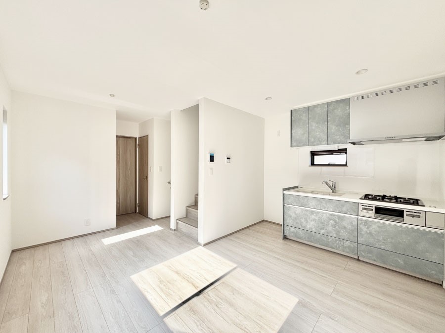 ���r���O ���r���O�K�i���Ƒ��̏Ί�Ɖ�b���Ȃ��ł���܂�  