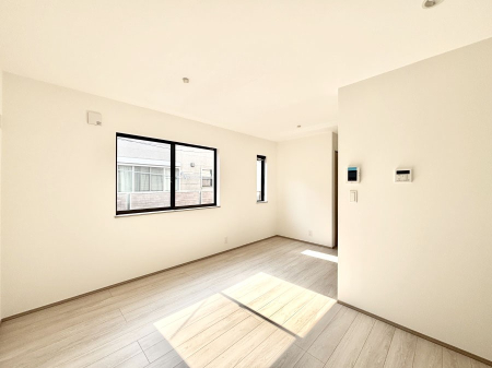 ���̑����� ���邢�z���������A�����̕��͋C�ɖ��������_�C�j���O�B   